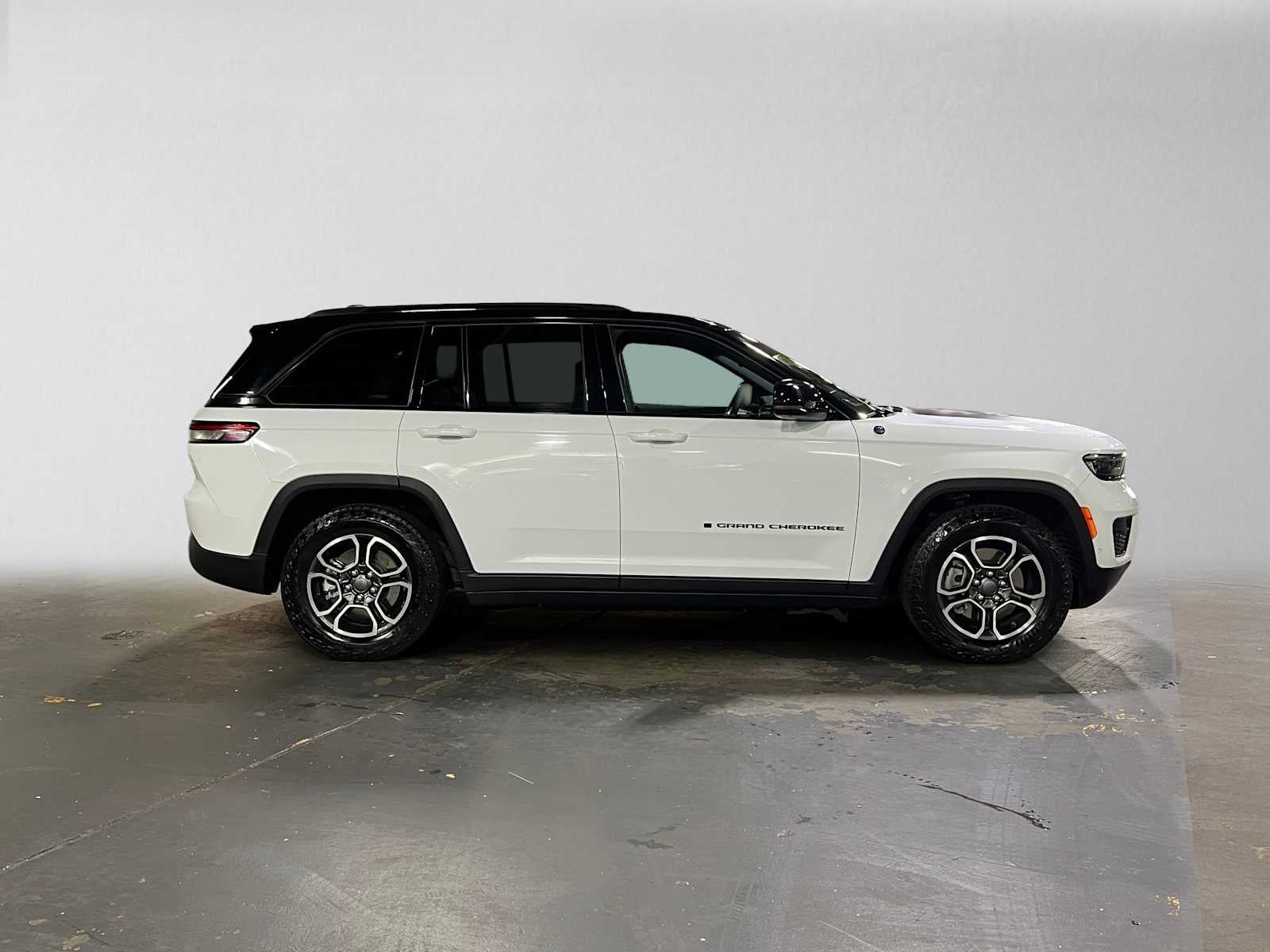2022 Jeep Grand Cherokee 4xe Trailhawk