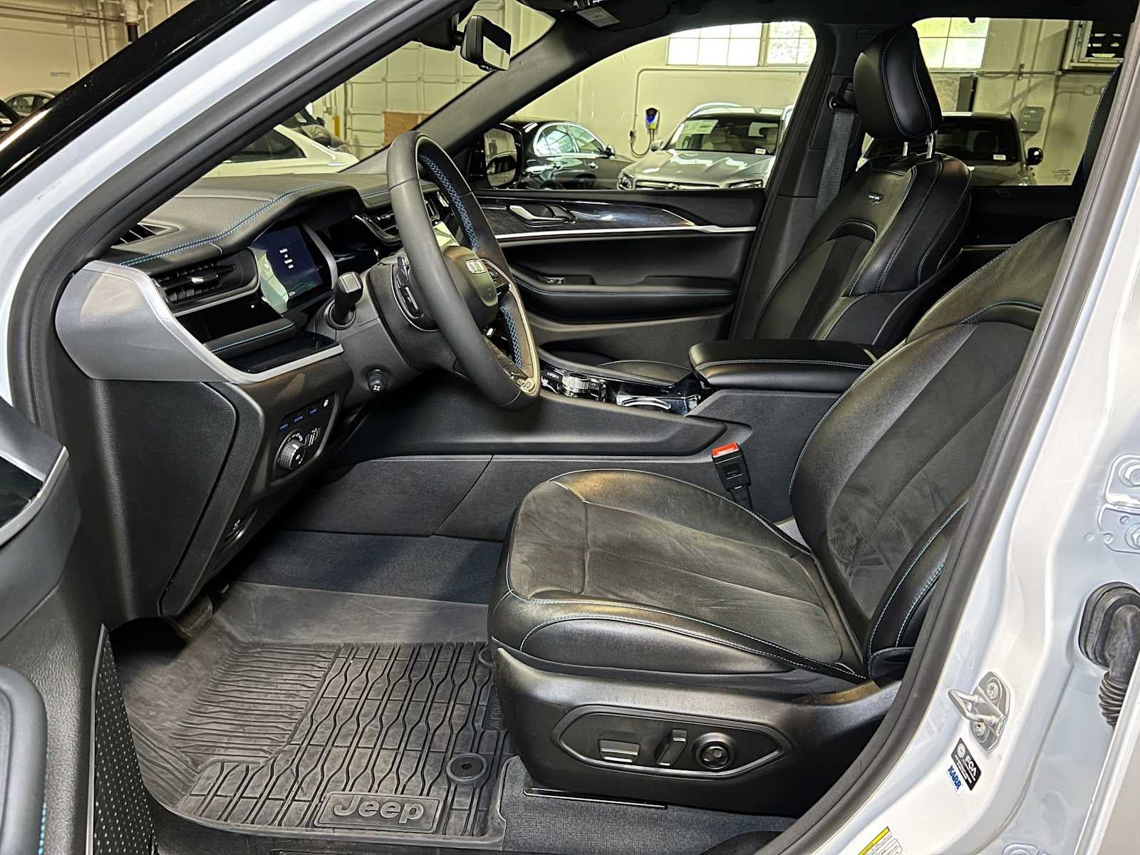 2022 Jeep Grand Cherokee 4xe Trailhawk