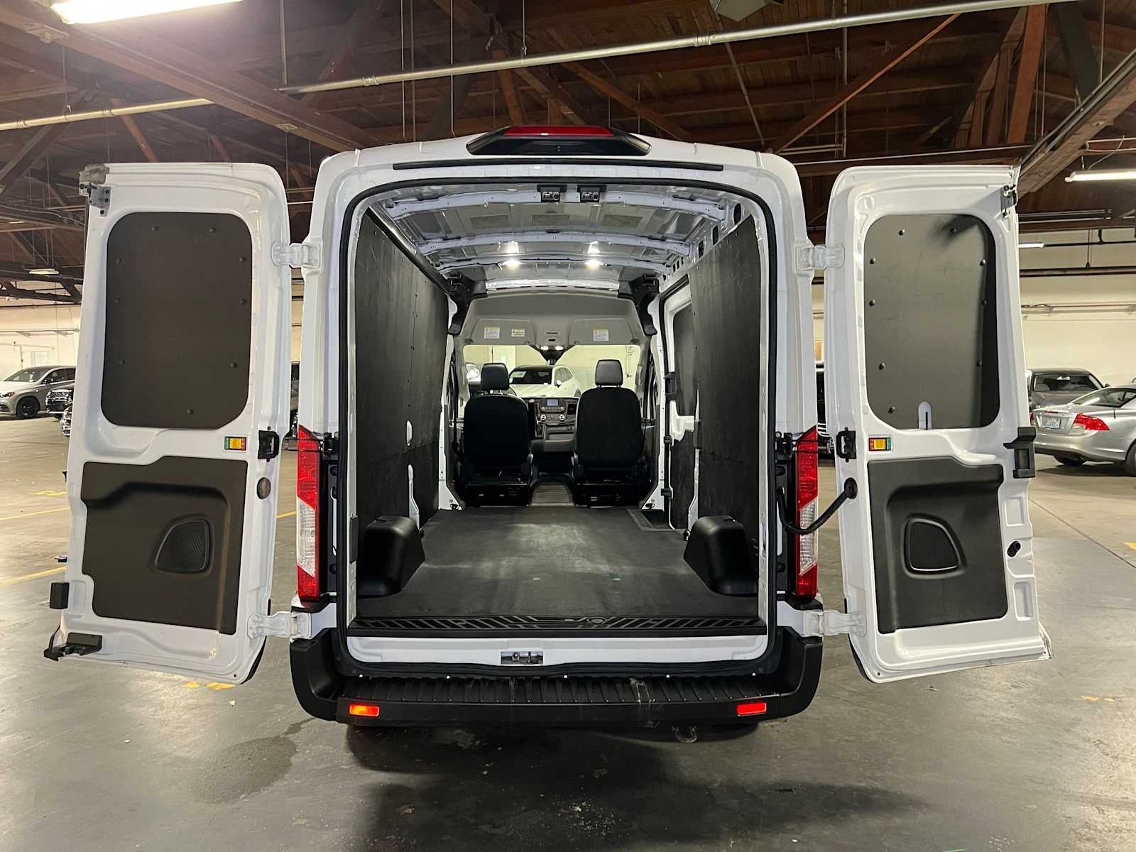 2023 Ford Transit T-250 130" Med Rf 9070 GVWR AWD