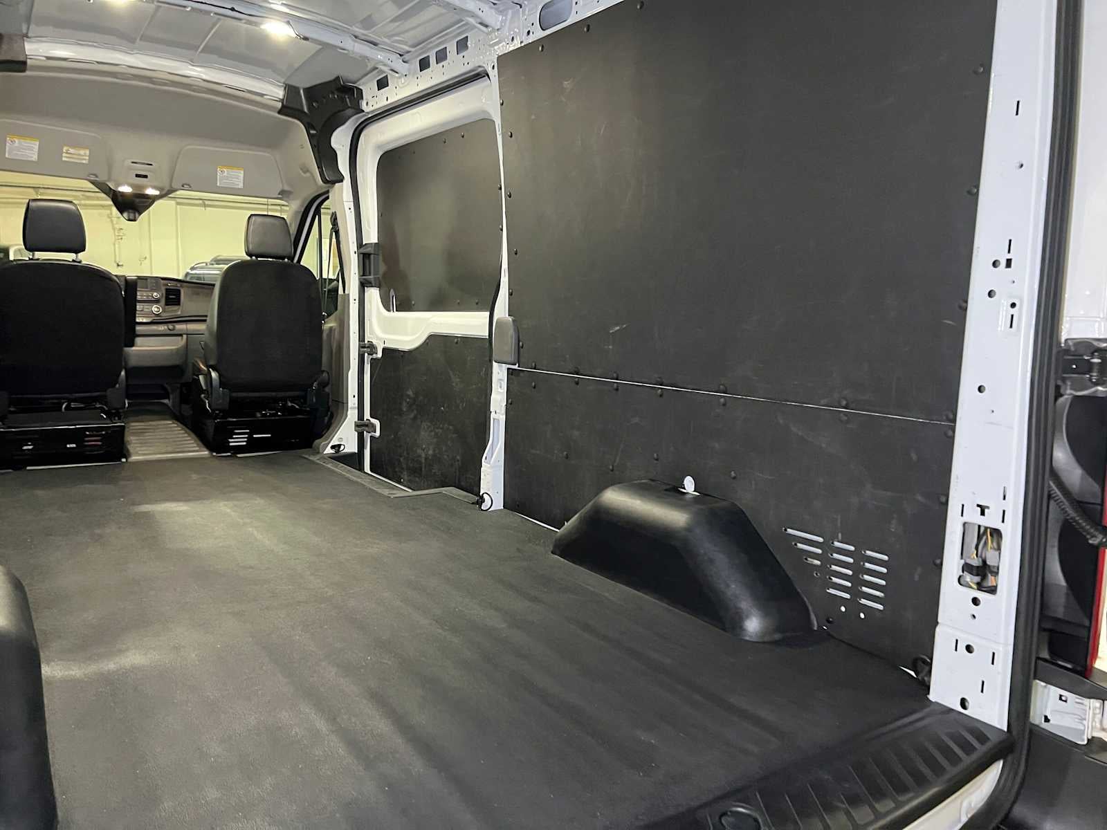 2023 Ford Transit T-250 130" Med Rf 9070 GVWR AWD