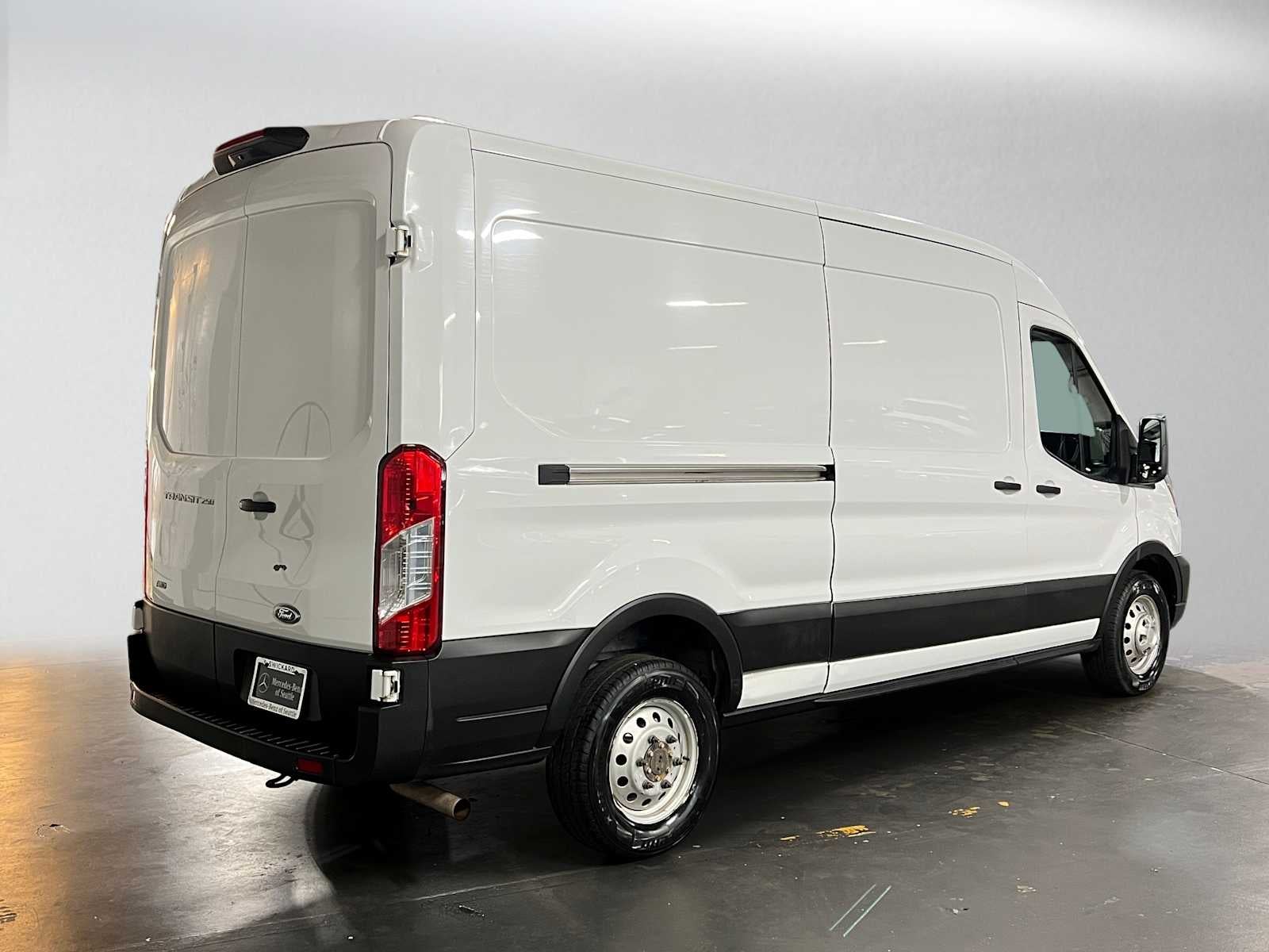 2023 Ford Transit T-250 130" Med Rf 9070 GVWR AWD