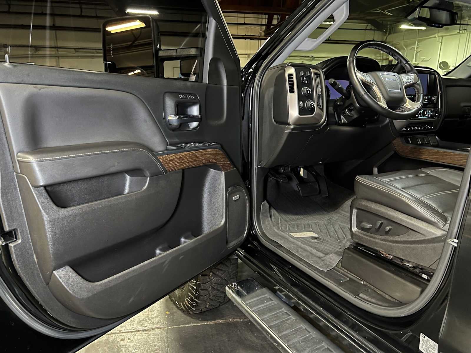 2017 GMC Sierra 2500HD Denali