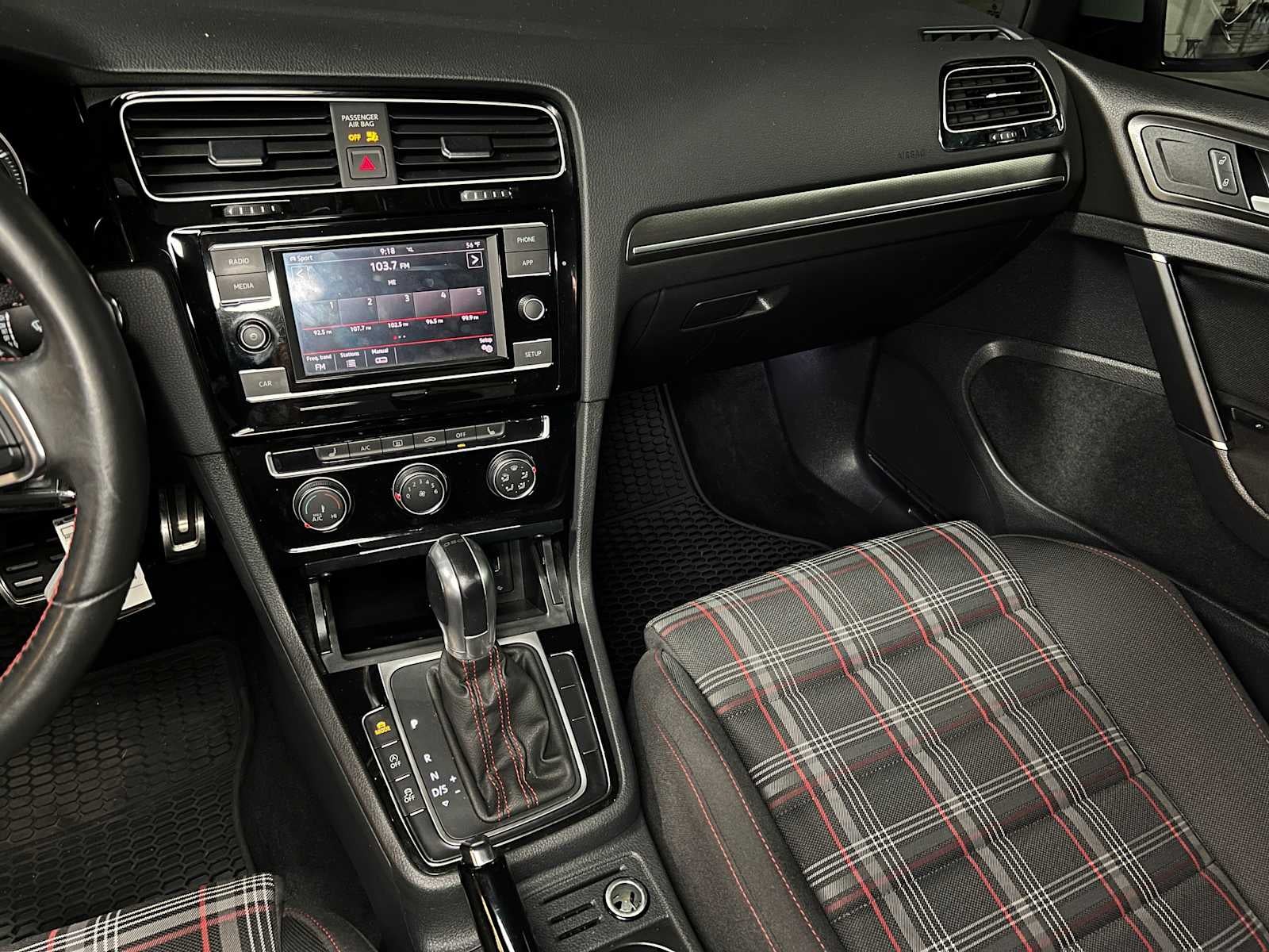 2019 Volkswagen Golf GTI S