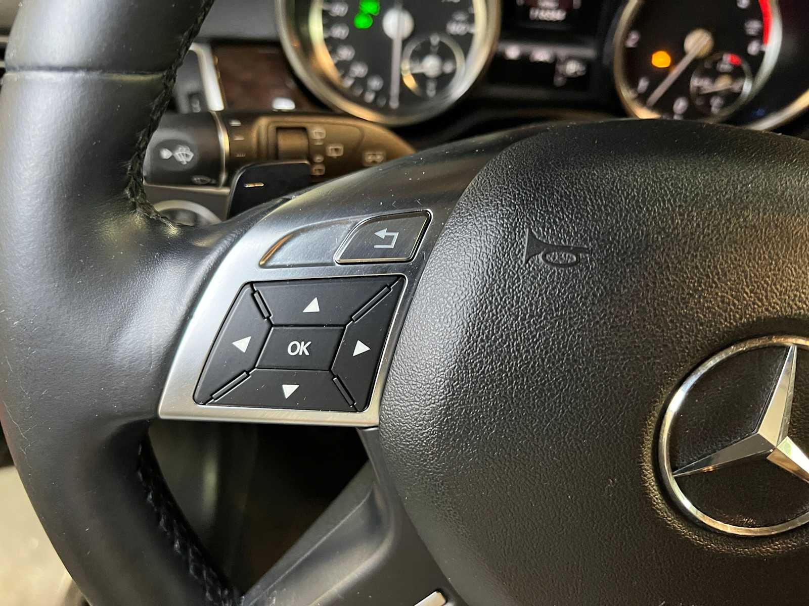 2013 Mercedes-Benz ML 350 4MATIC® 4dr