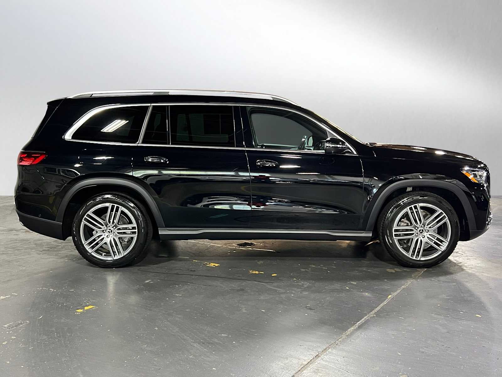 2025 Mercedes-Benz GLS 450 4MATIC® SUV