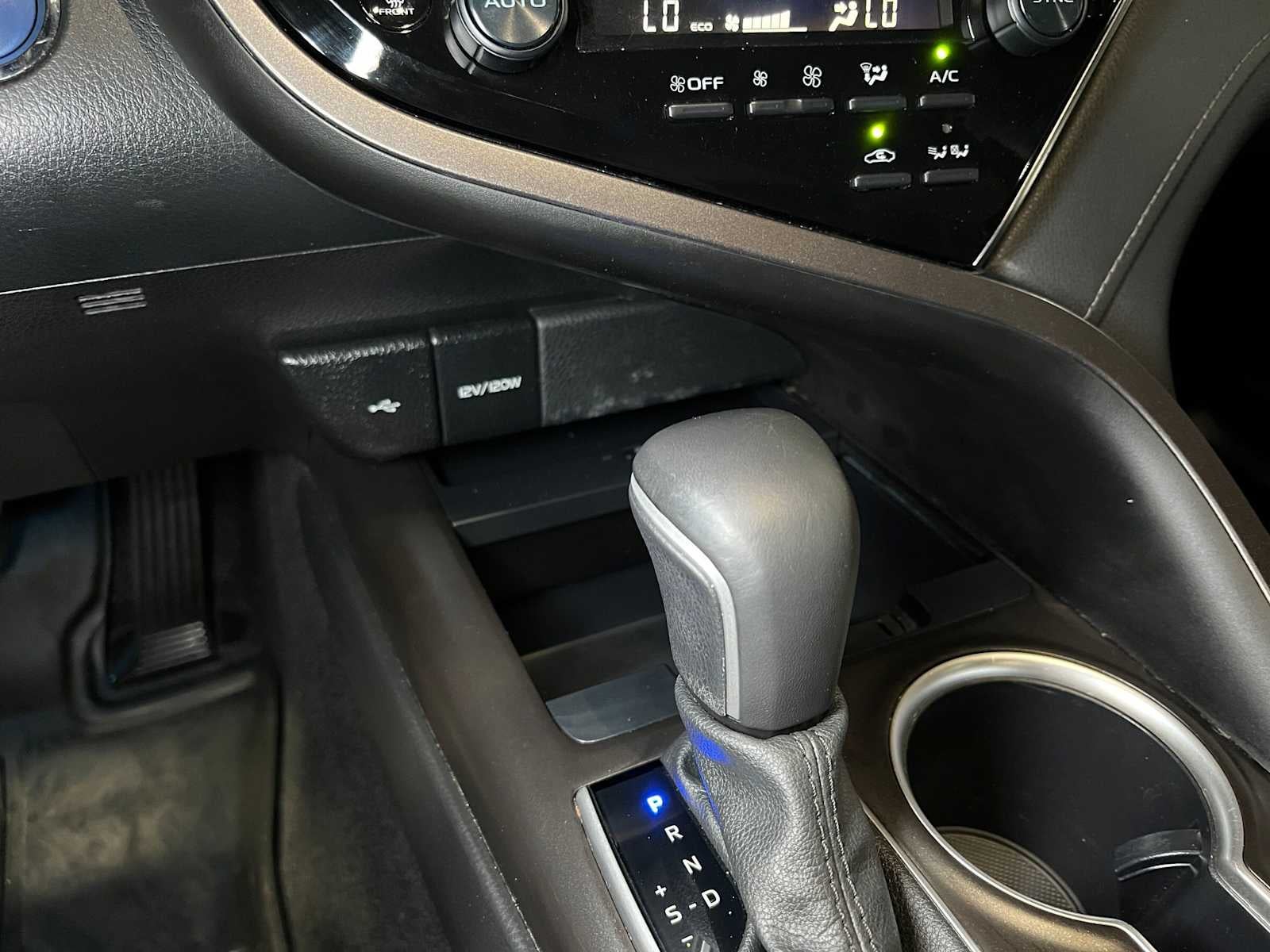 2023 Toyota Camry Hybrid XLE