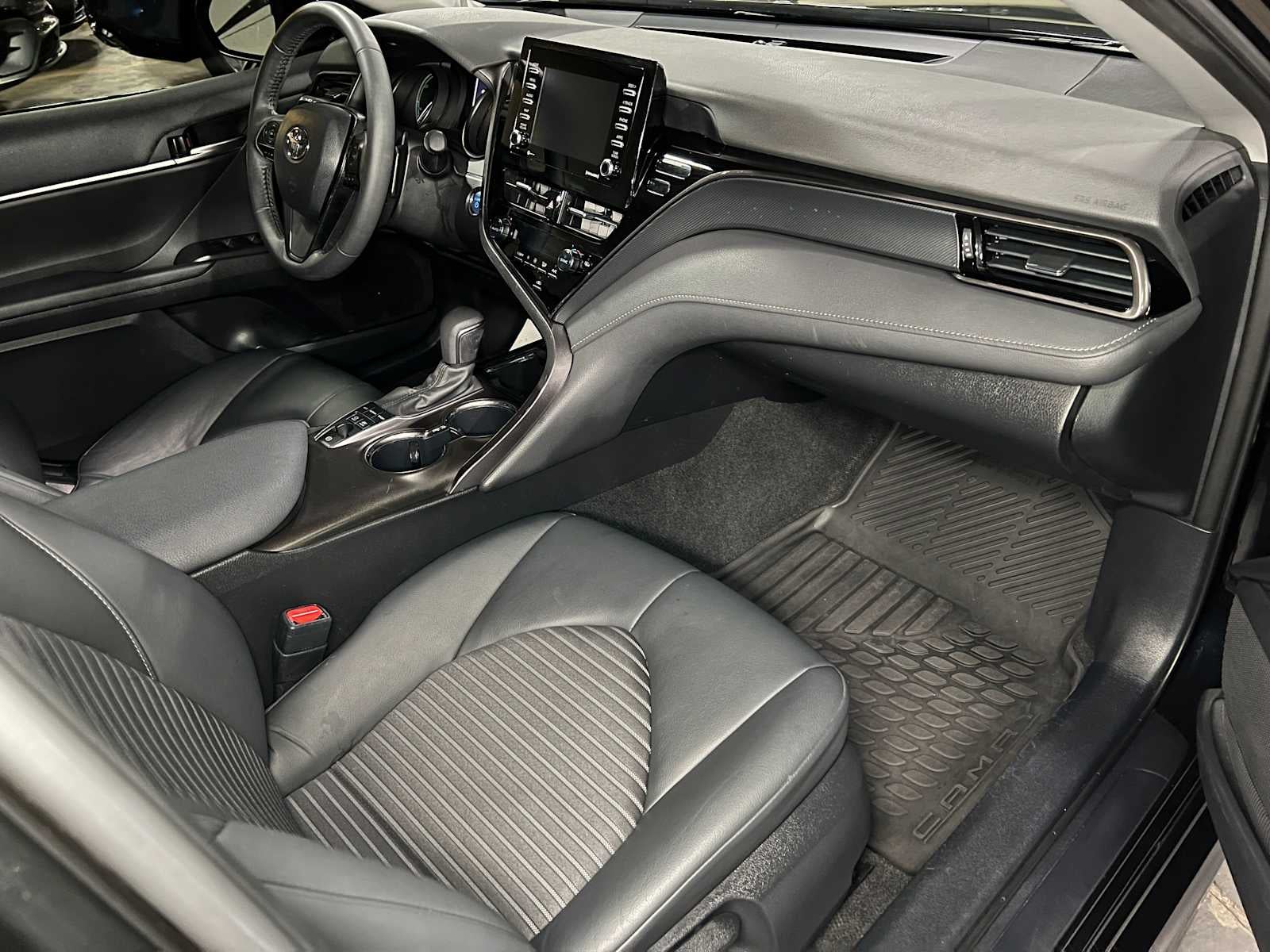2024 Toyota Camry Hybrid SE