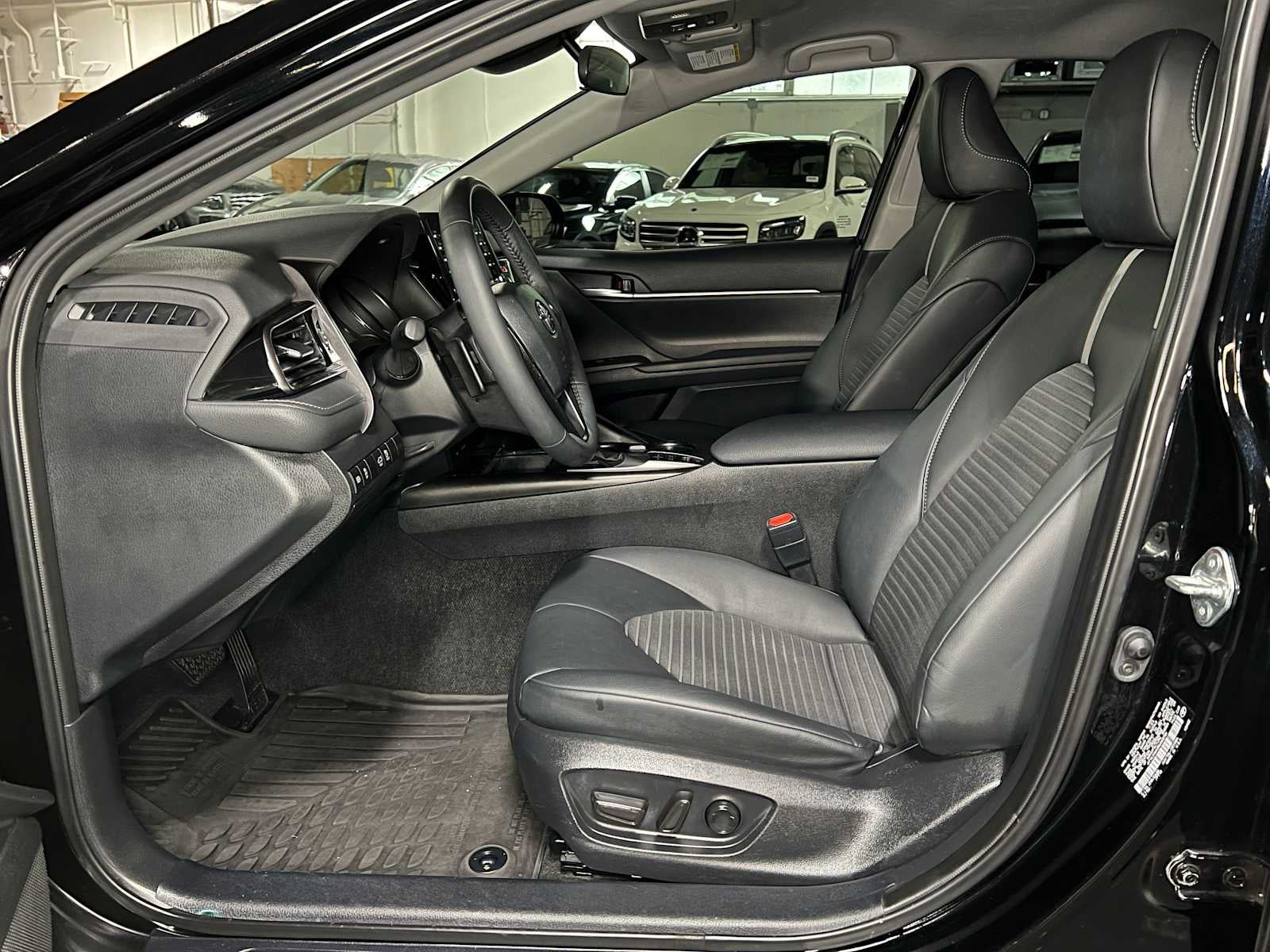 2024 Toyota Camry Hybrid SE