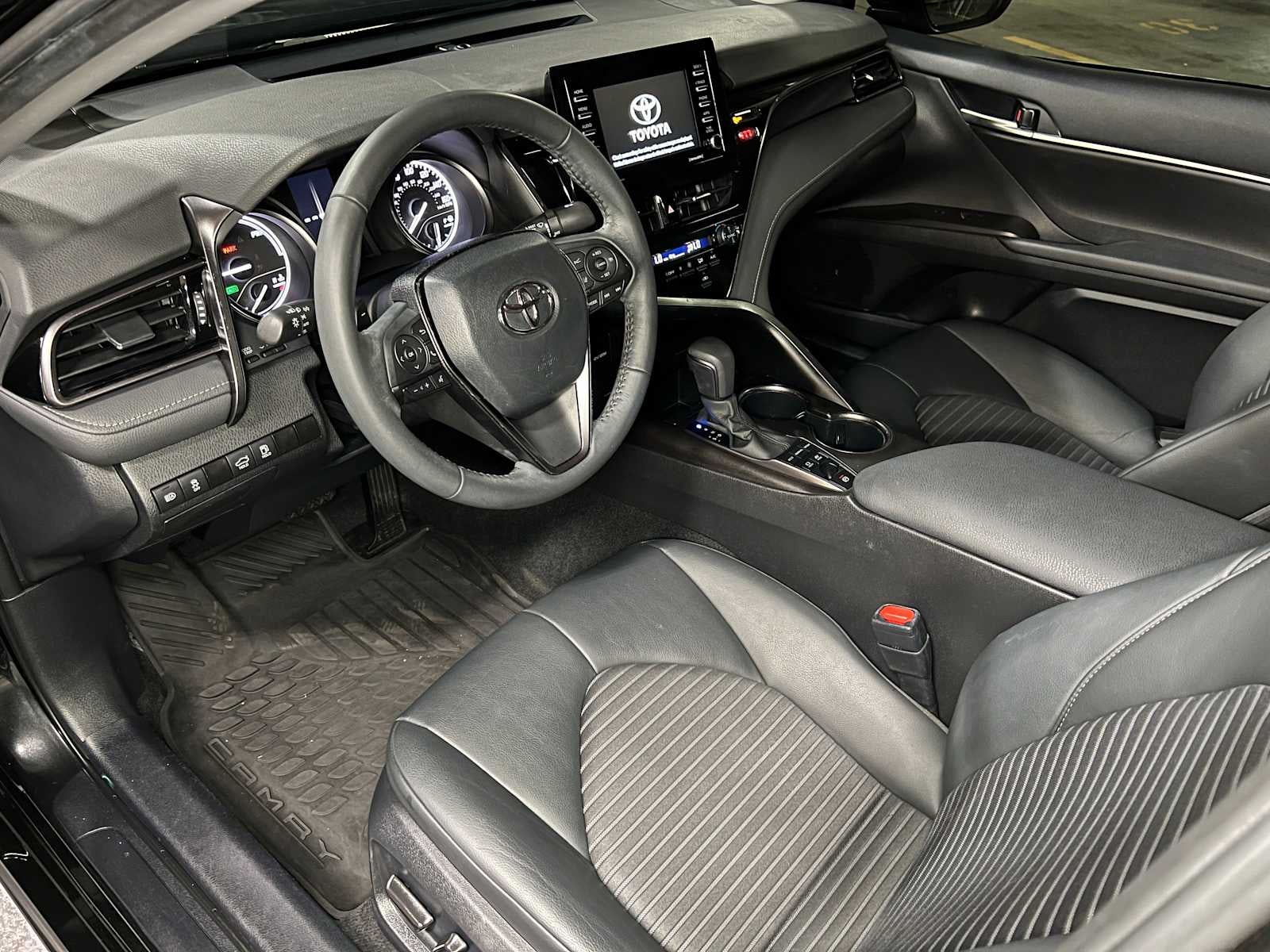 2024 Toyota Camry Hybrid SE