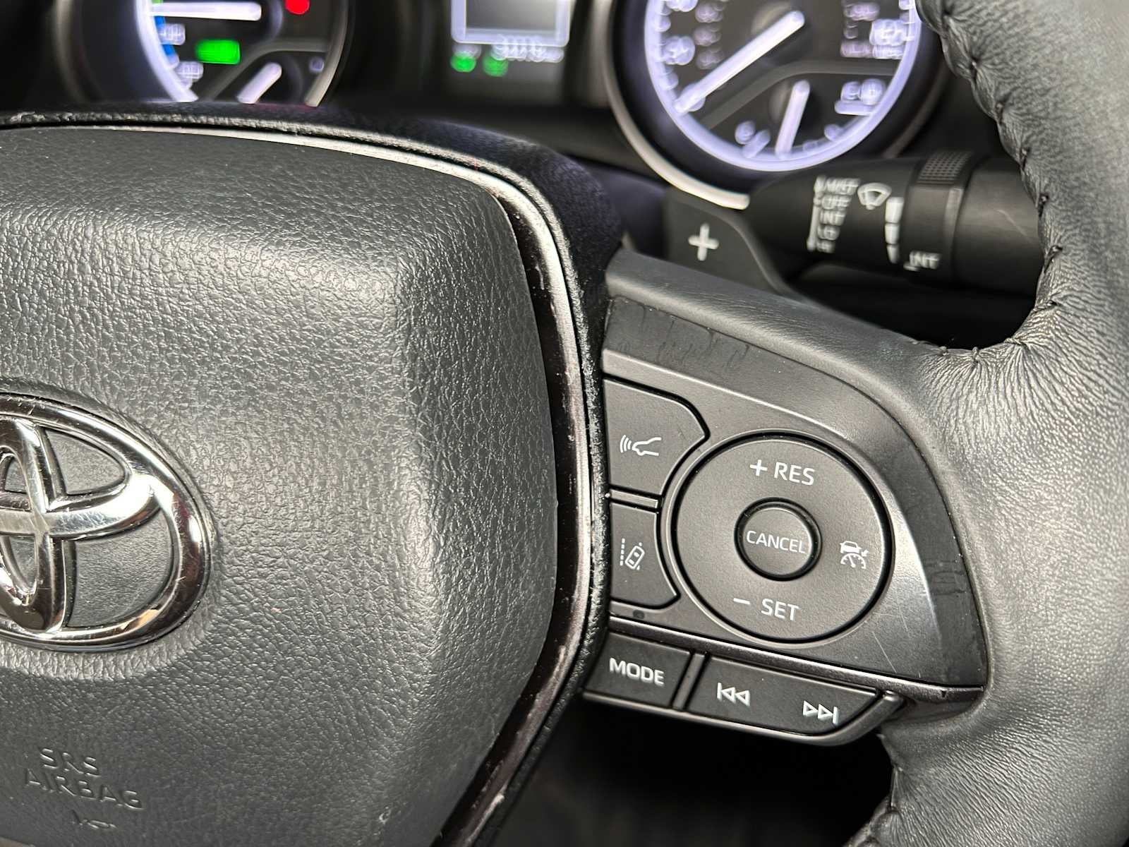 2024 Toyota Camry Hybrid SE