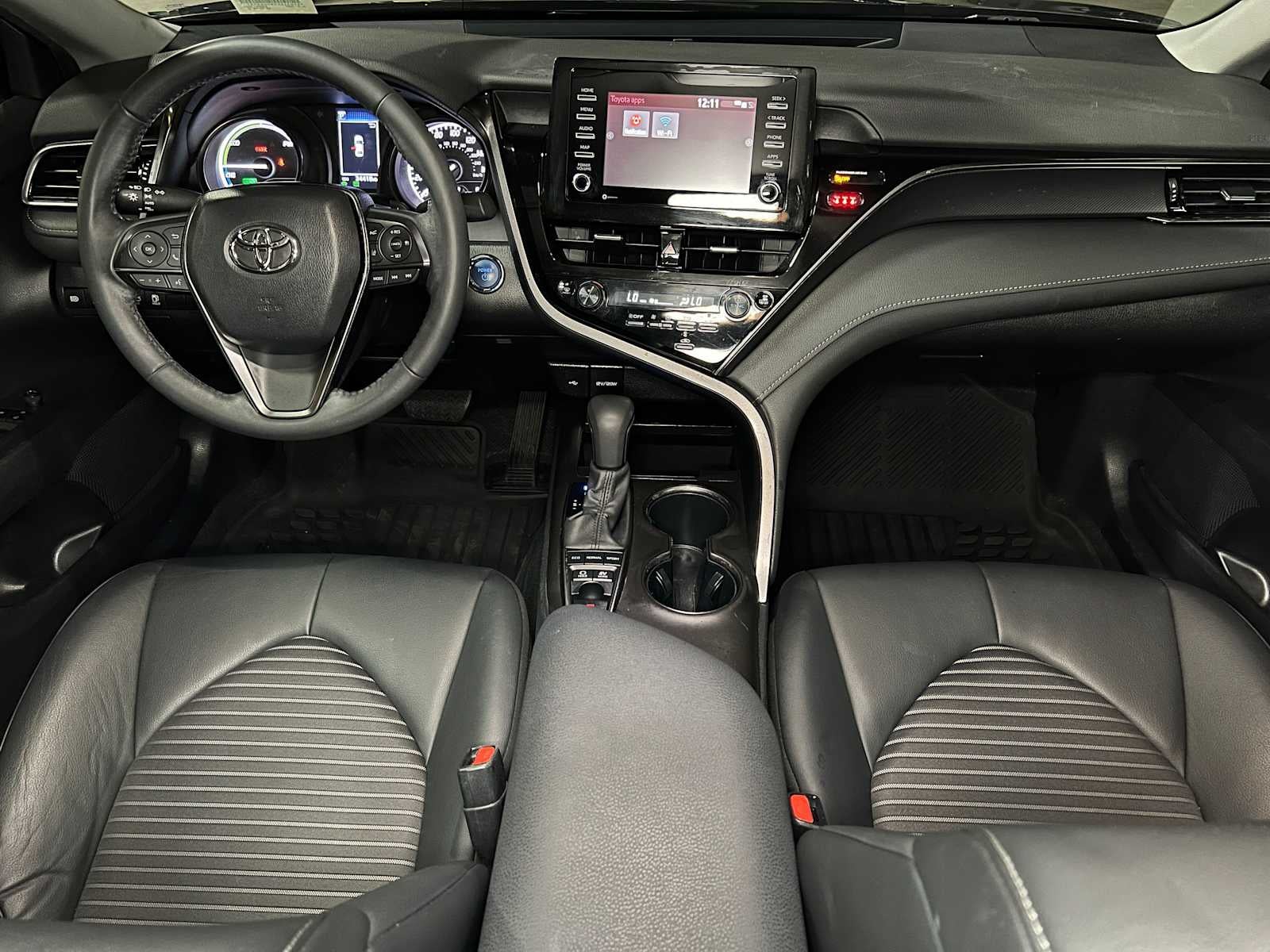 2024 Toyota Camry Hybrid SE