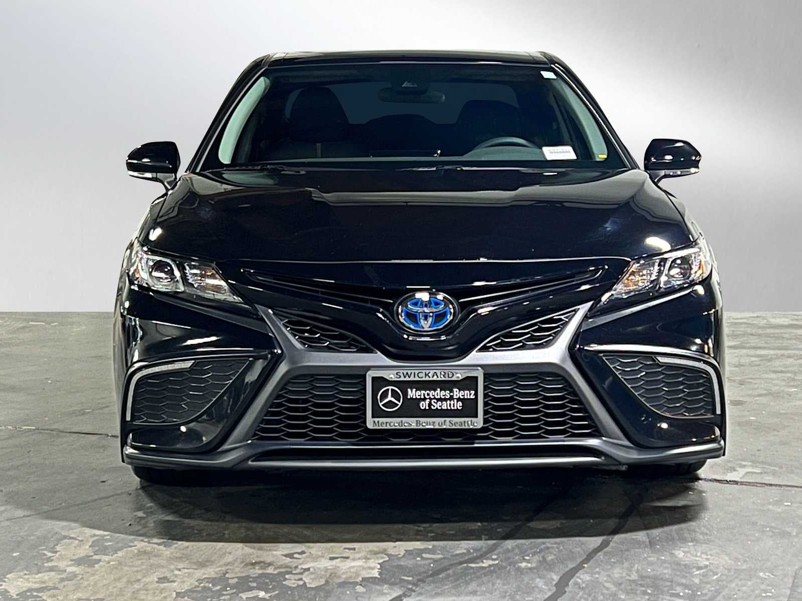 2024 Toyota Camry Hybrid SE