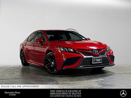 2022 Toyota Camry Hybrid SE