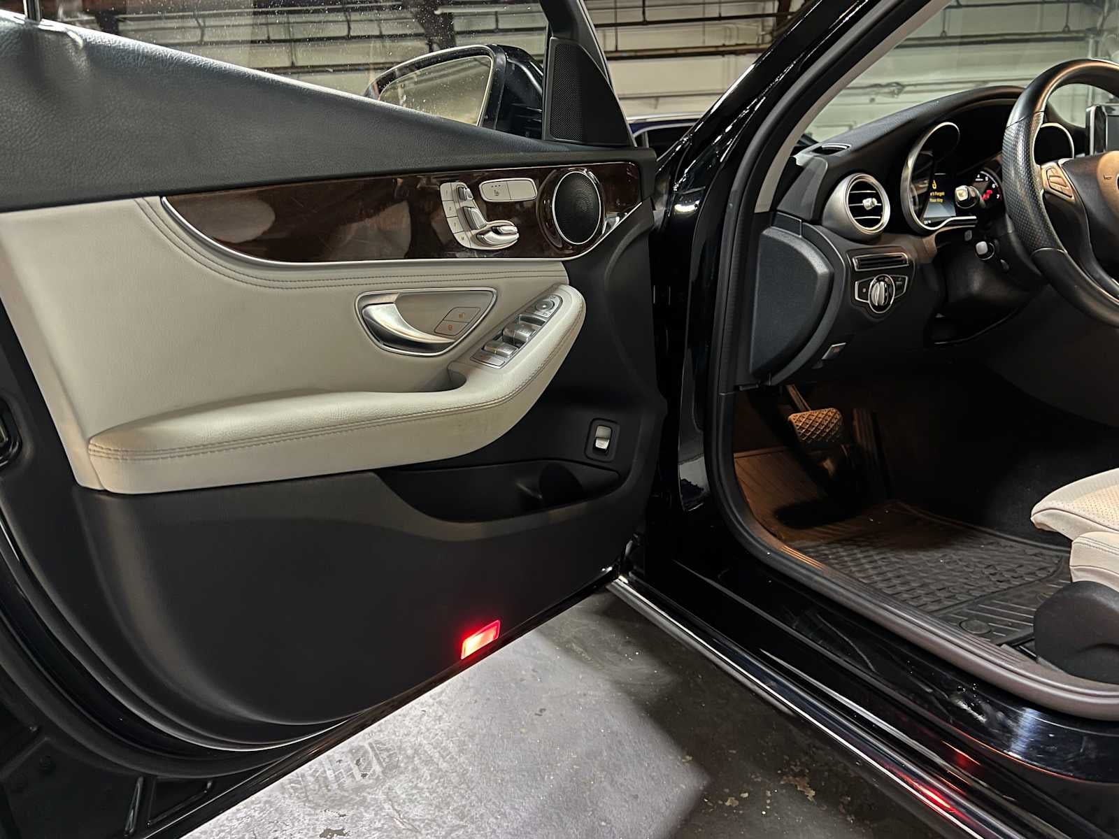 2016 Mercedes-Benz C 300 4dr Sdn 4MATIC®