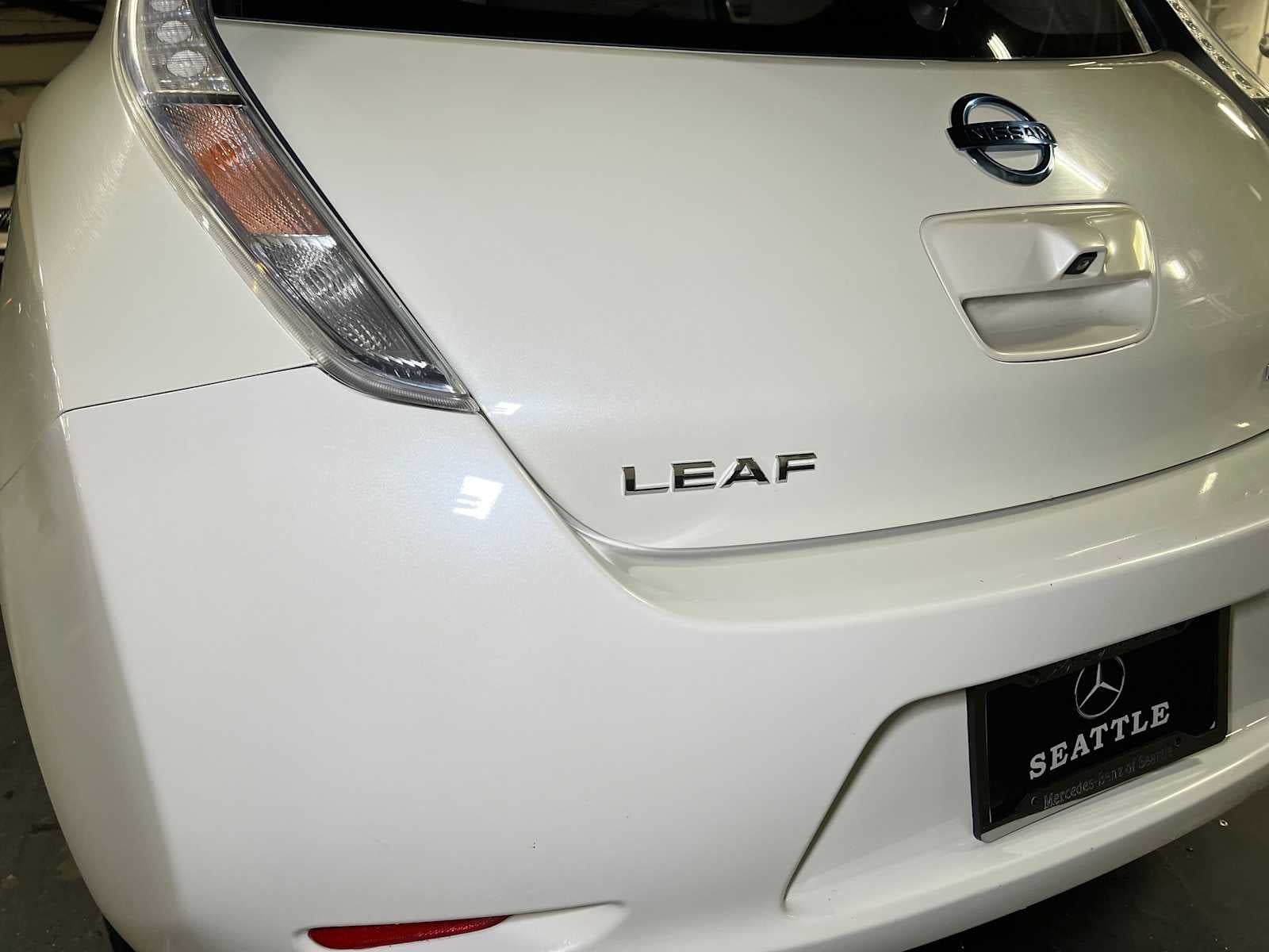 2011 Nissan LEAF SL-e