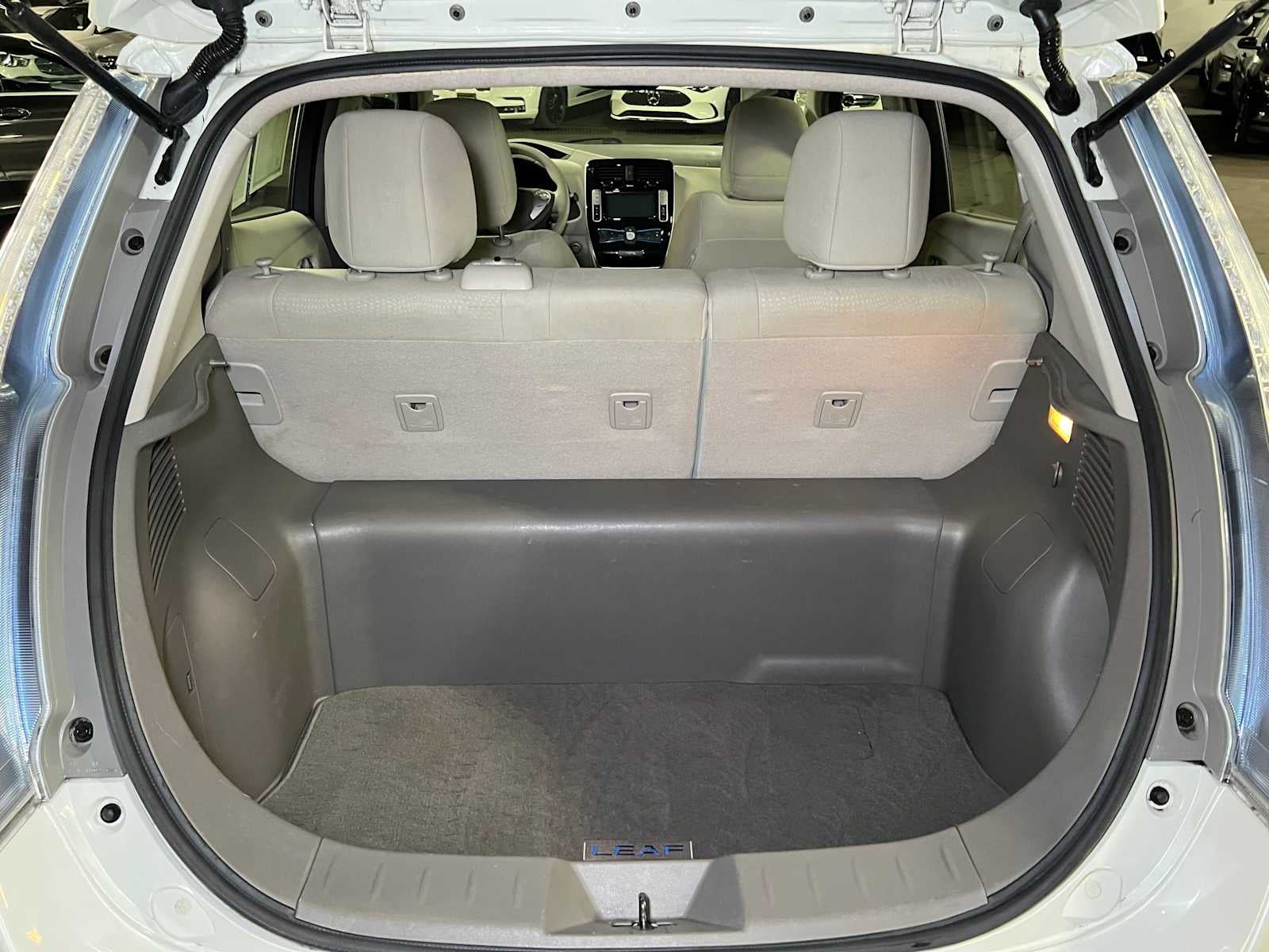 2011 Nissan LEAF SL-e