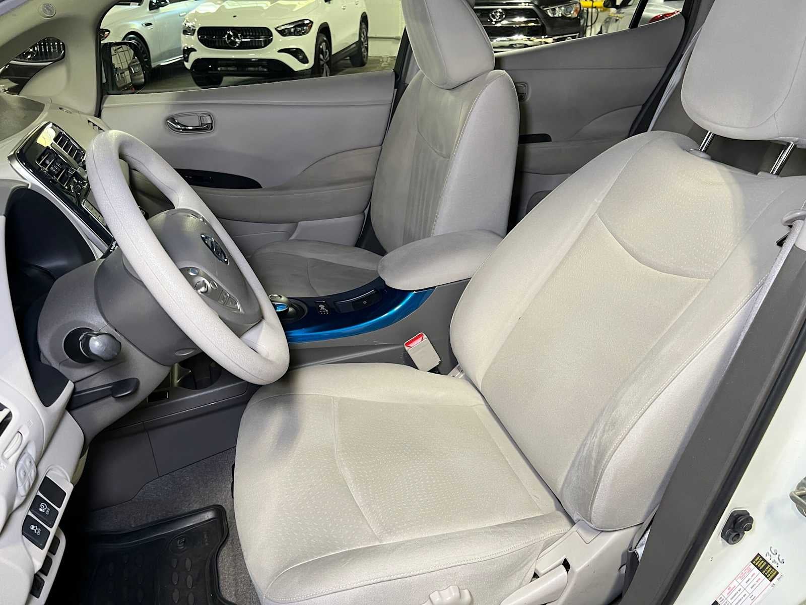 2011 Nissan LEAF SL-e