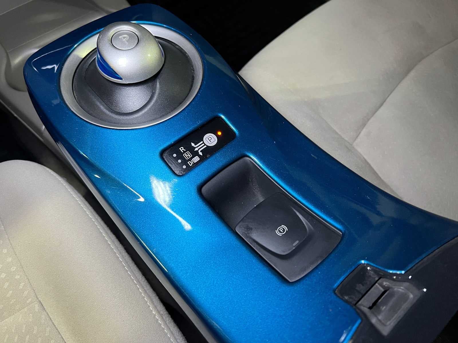 2011 Nissan LEAF SL-e