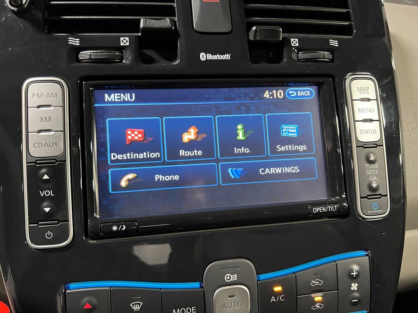 2011 Nissan LEAF SL-e
