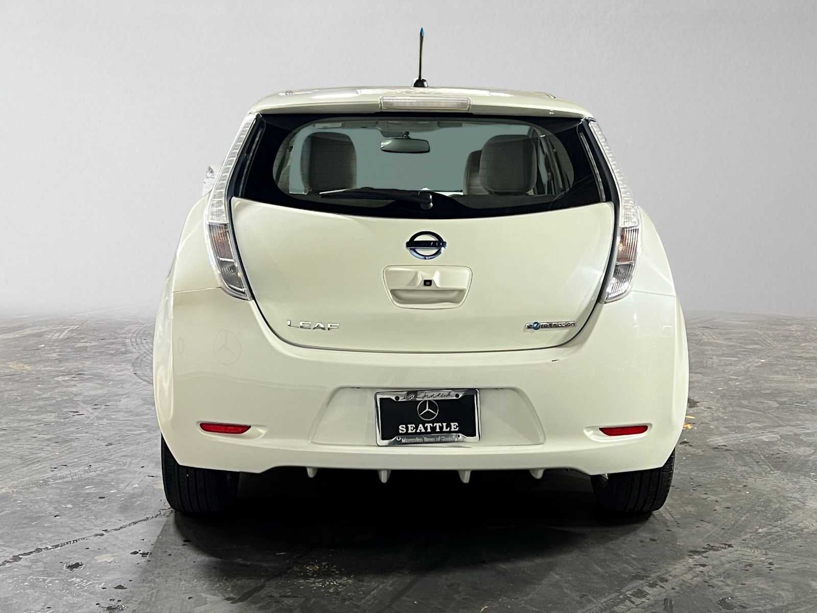 2011 Nissan LEAF SL-e