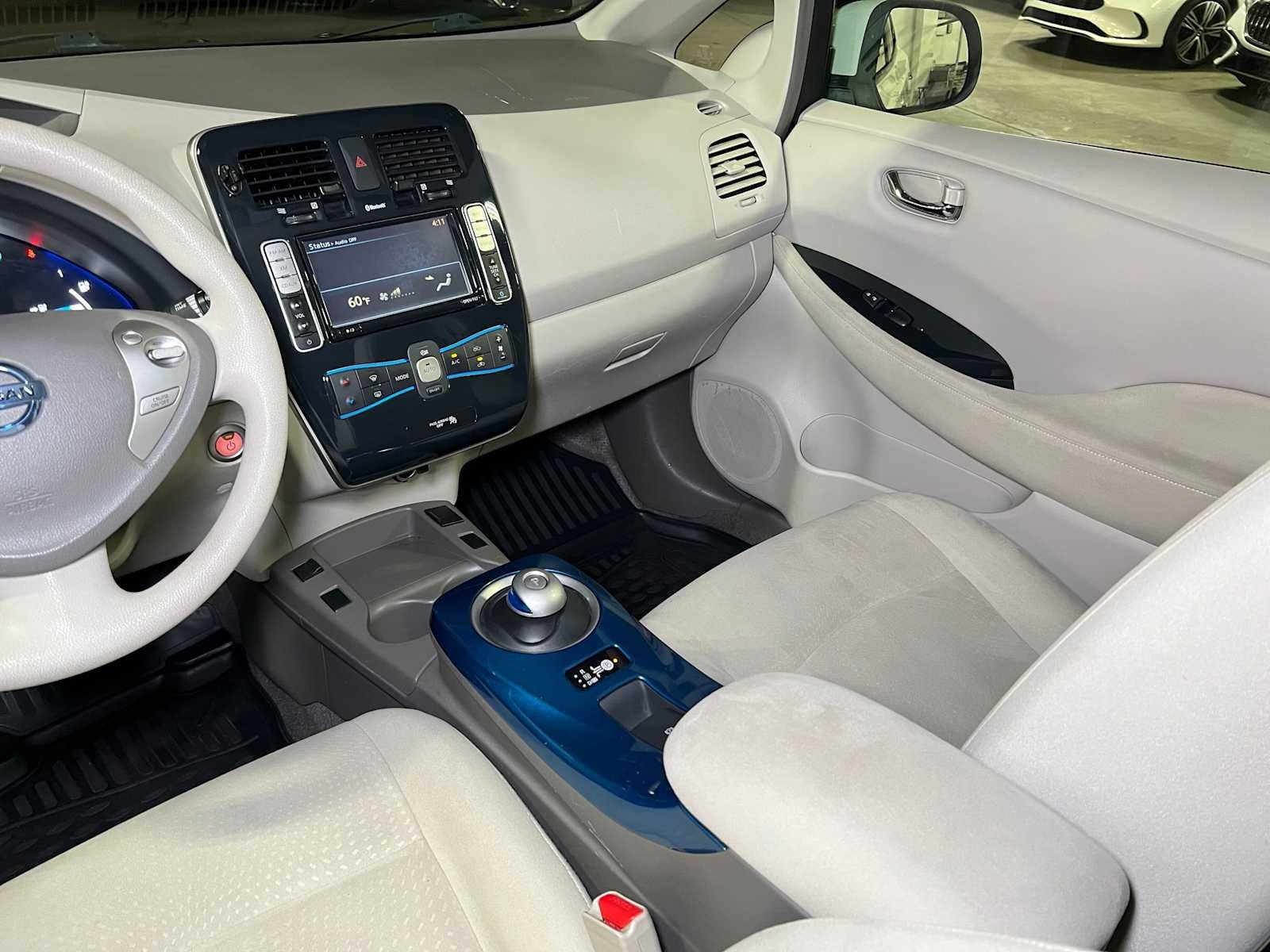 2011 Nissan LEAF SL-e