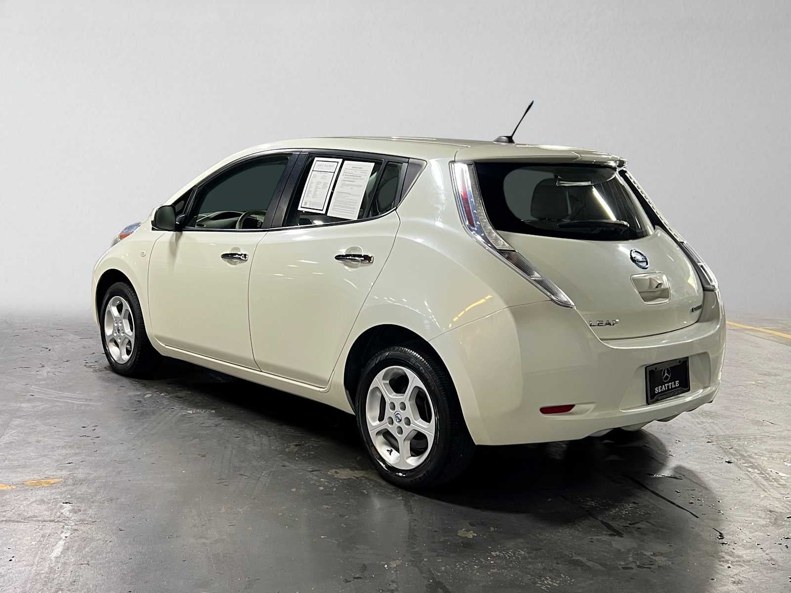 2011 Nissan LEAF SL-e