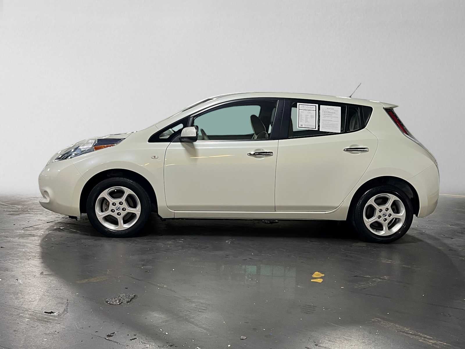 2011 Nissan LEAF SL-e