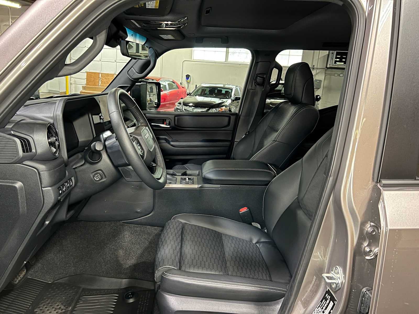 2024 Toyota Land Cruiser 4WD (Natl)