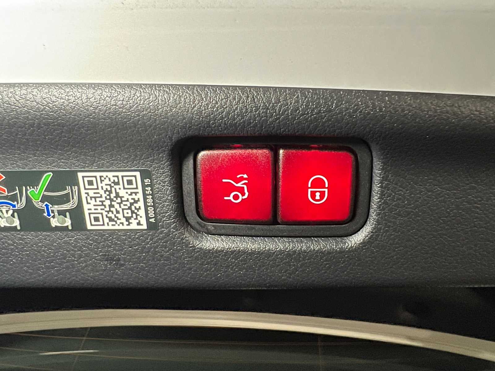 2025 Mercedes-Benz C 300 Sedan