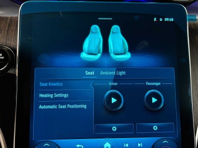 2025 Mercedes-Benz C 300 4MATIC® Sedan