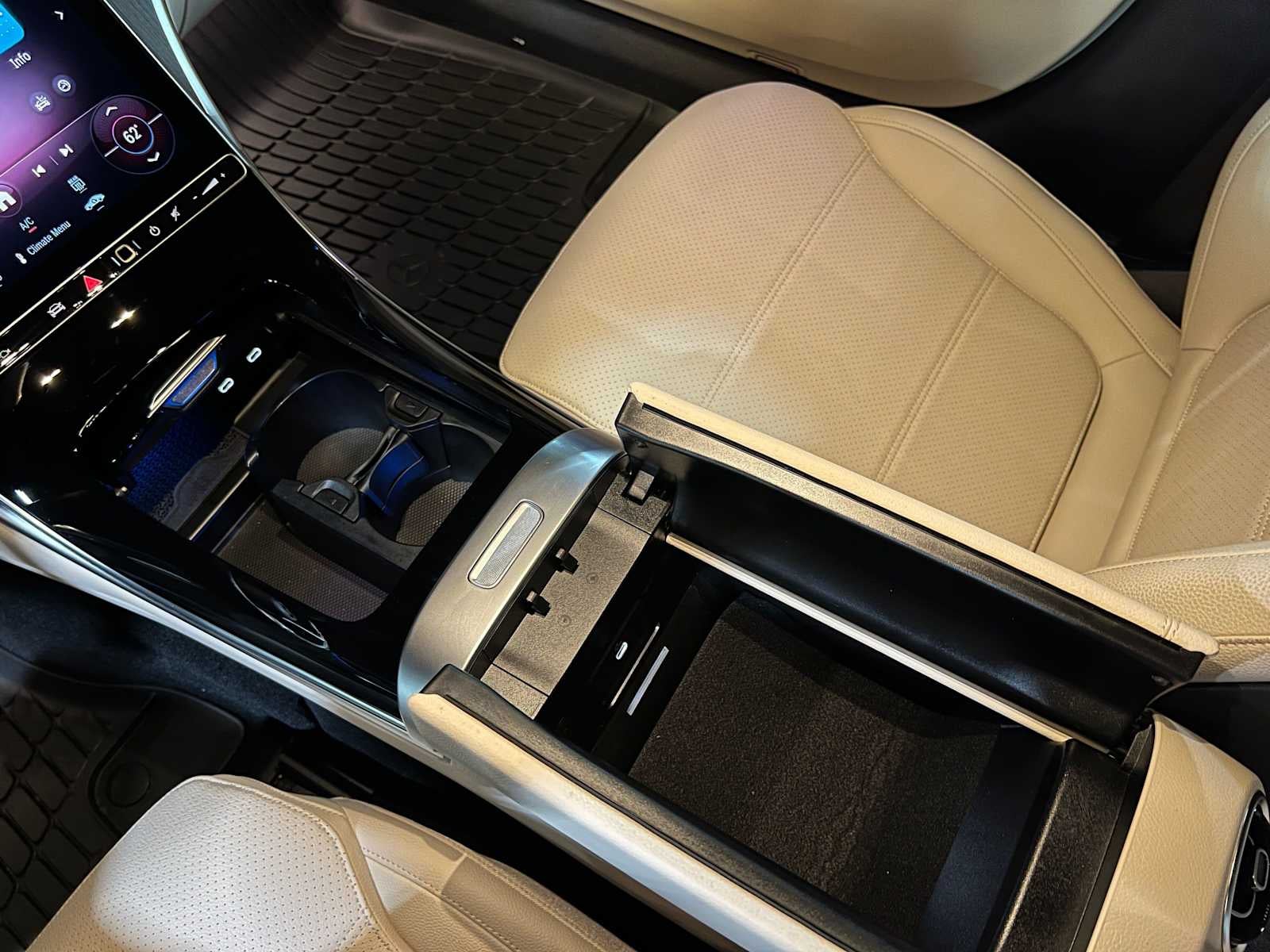 2026 Mercedes-Benz C 300 4MATIC® Sedan