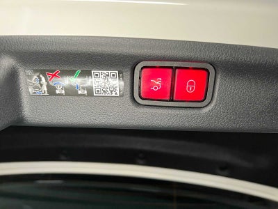 2026 Mercedes-Benz C 300 4MATIC® Sedan