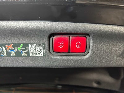 2025 Mercedes-Benz C 300 4MATIC® Sedan