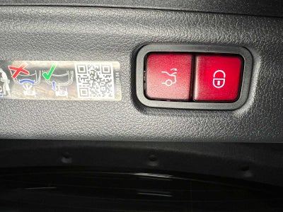 2025 Mercedes-Benz C 300 4MATIC® Sedan