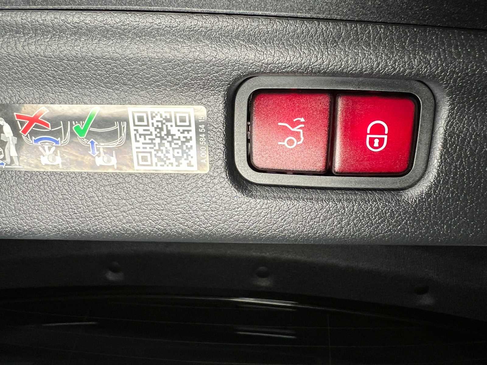 2025 Mercedes-Benz C 300 4MATIC® Sedan