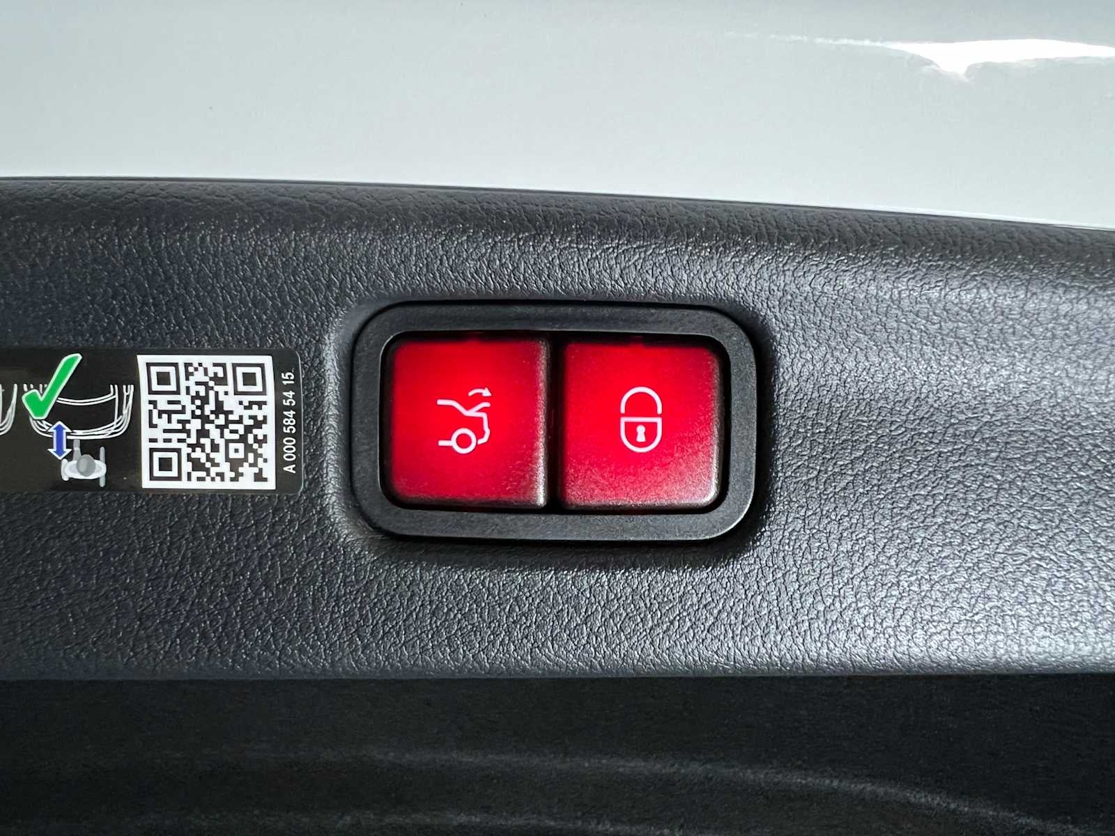 2025 Mercedes-Benz C 300 4MATIC® Sedan