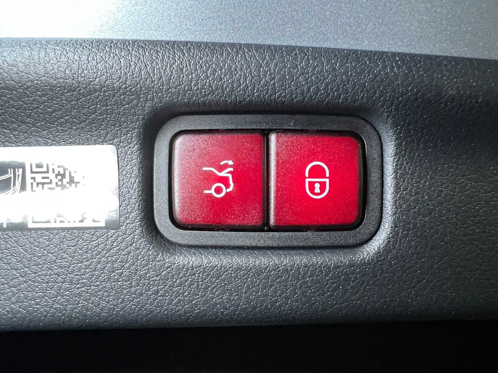 2025 Mercedes-Benz C 300 4MATIC® Sedan