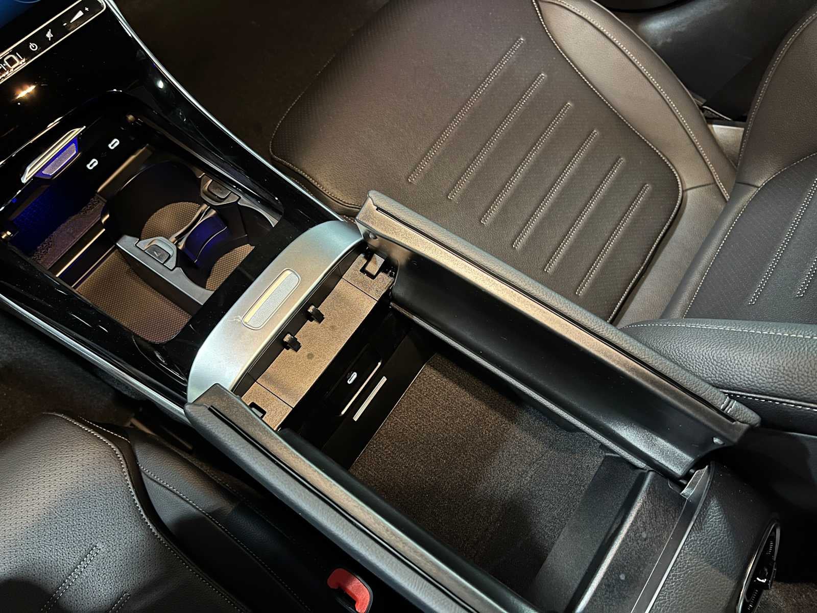 2026 Mercedes-Benz C 300 4MATIC® Sedan