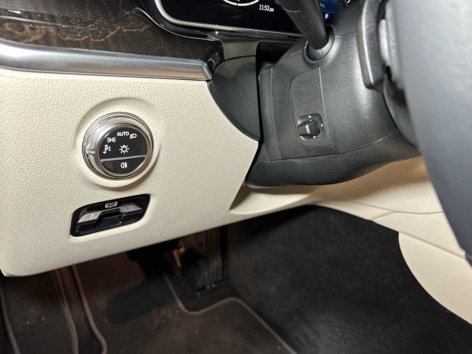 2025 Mercedes-Benz C 300 4MATIC® Sedan