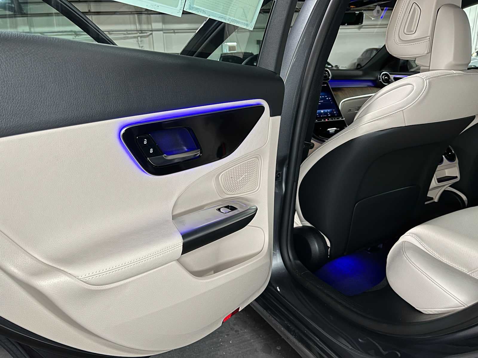 2025 Mercedes-Benz C 300 4MATIC® Sedan