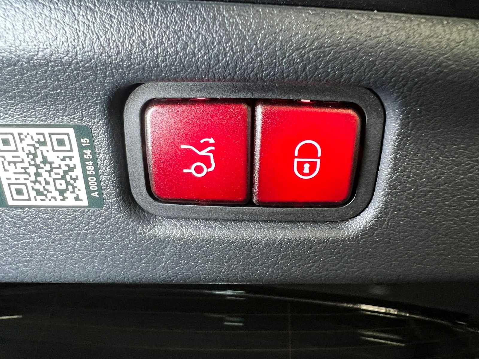 2025 Mercedes-Benz C 300 4MATIC® Sedan