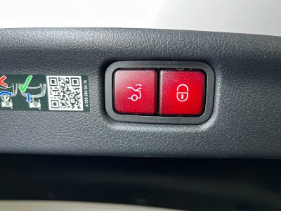 2025 Mercedes-Benz C 300 4MATIC® Sedan