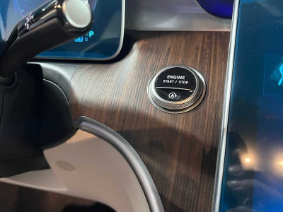 2025 Mercedes-Benz C 300 4MATIC® Sedan