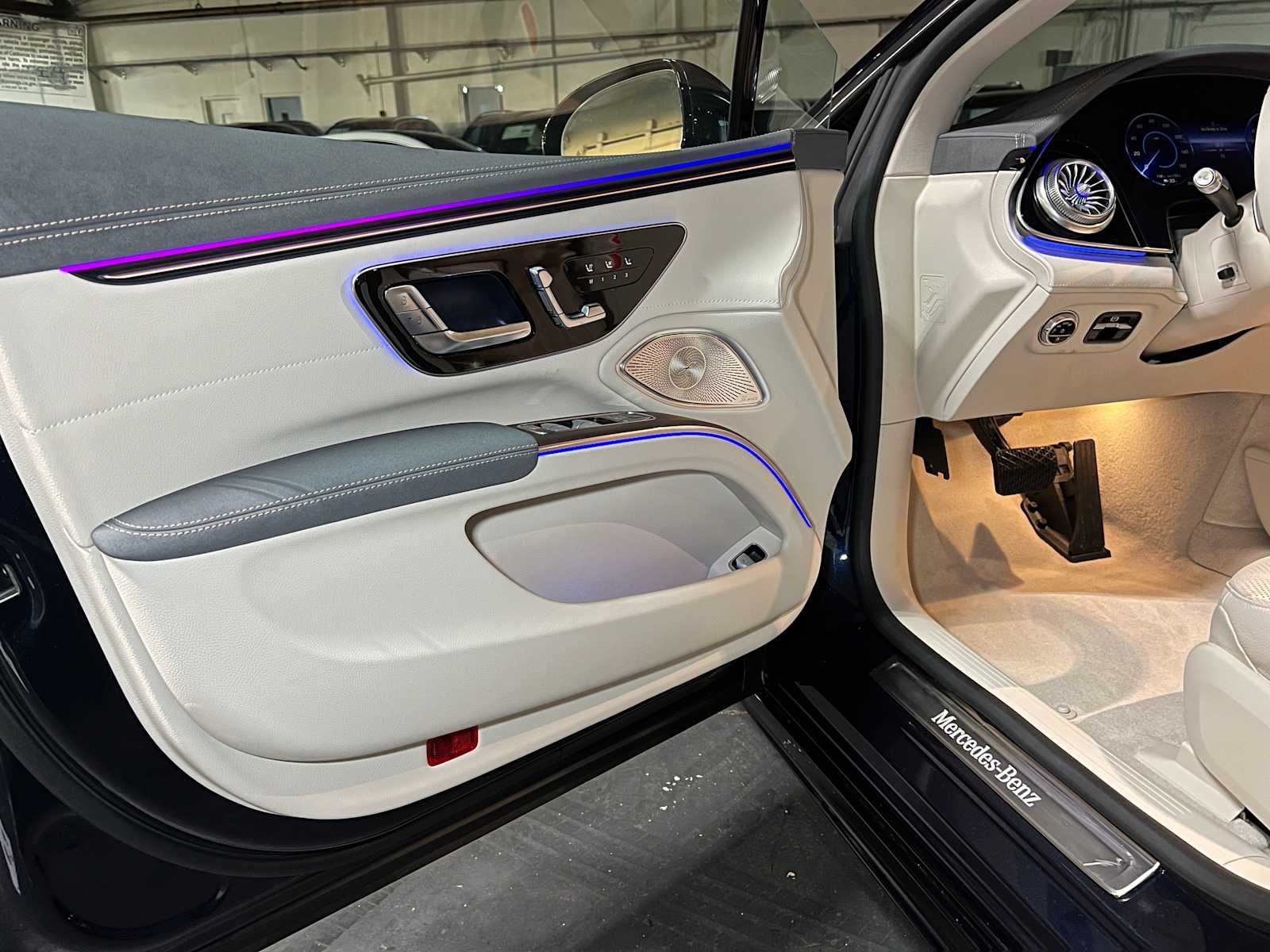 2026 Mercedes-Benz EQS 450 4MATIC® Sedan