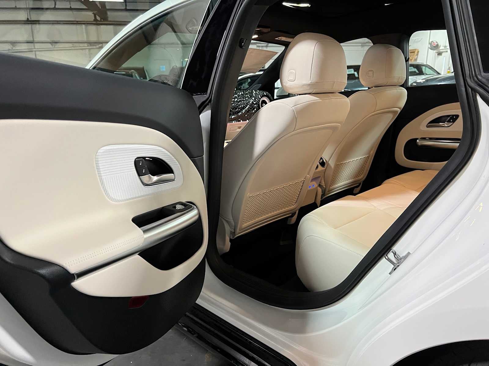 2027 Mercedes-Benz CLA 220 Hybrid FWD
