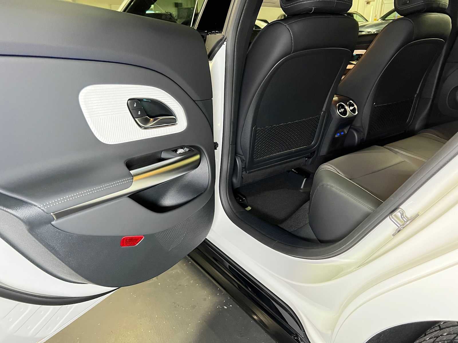 2027 Mercedes-Benz CLA 220 Hybrid FWD