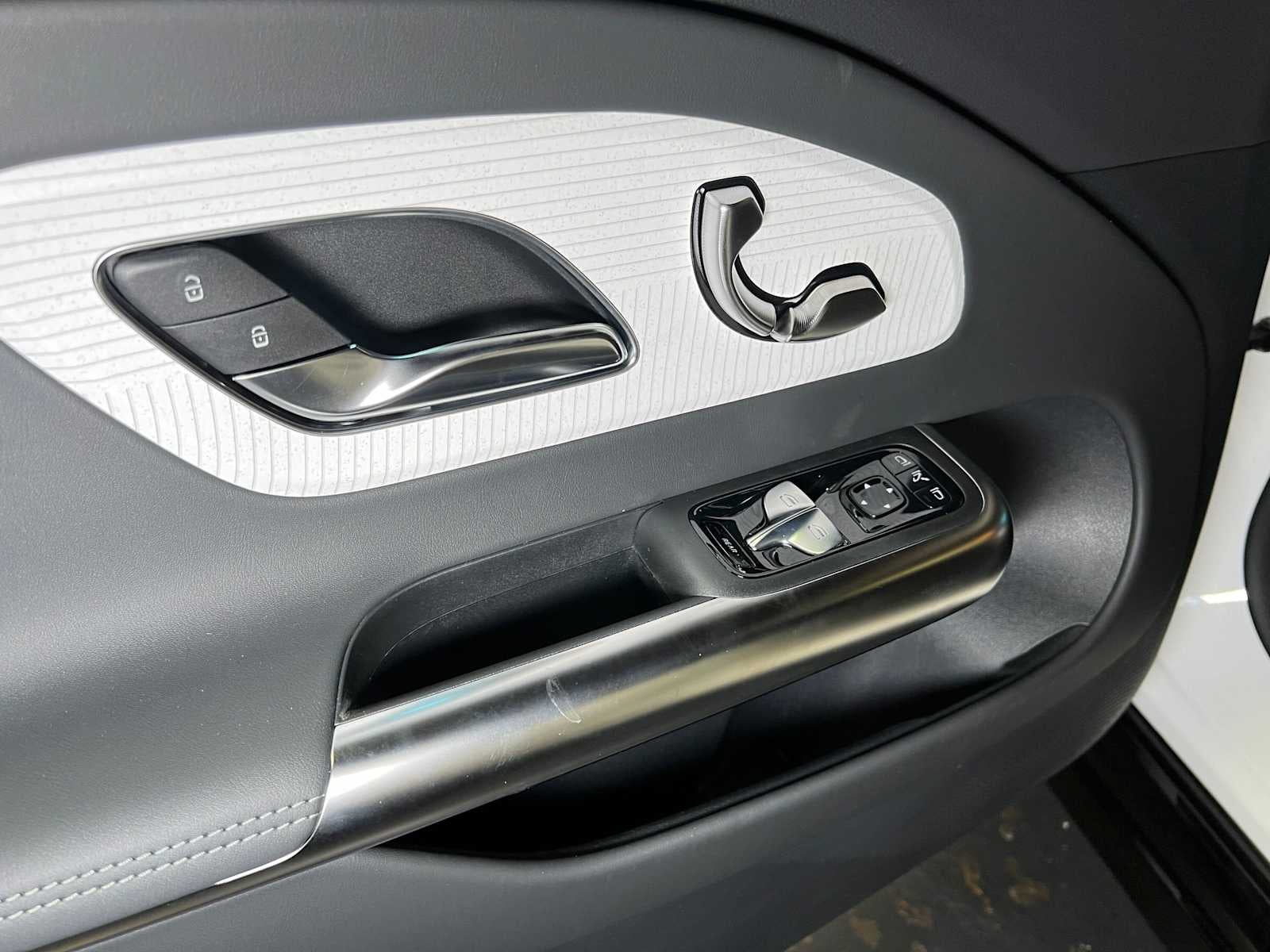 2027 Mercedes-Benz CLA 220 Hybrid FWD