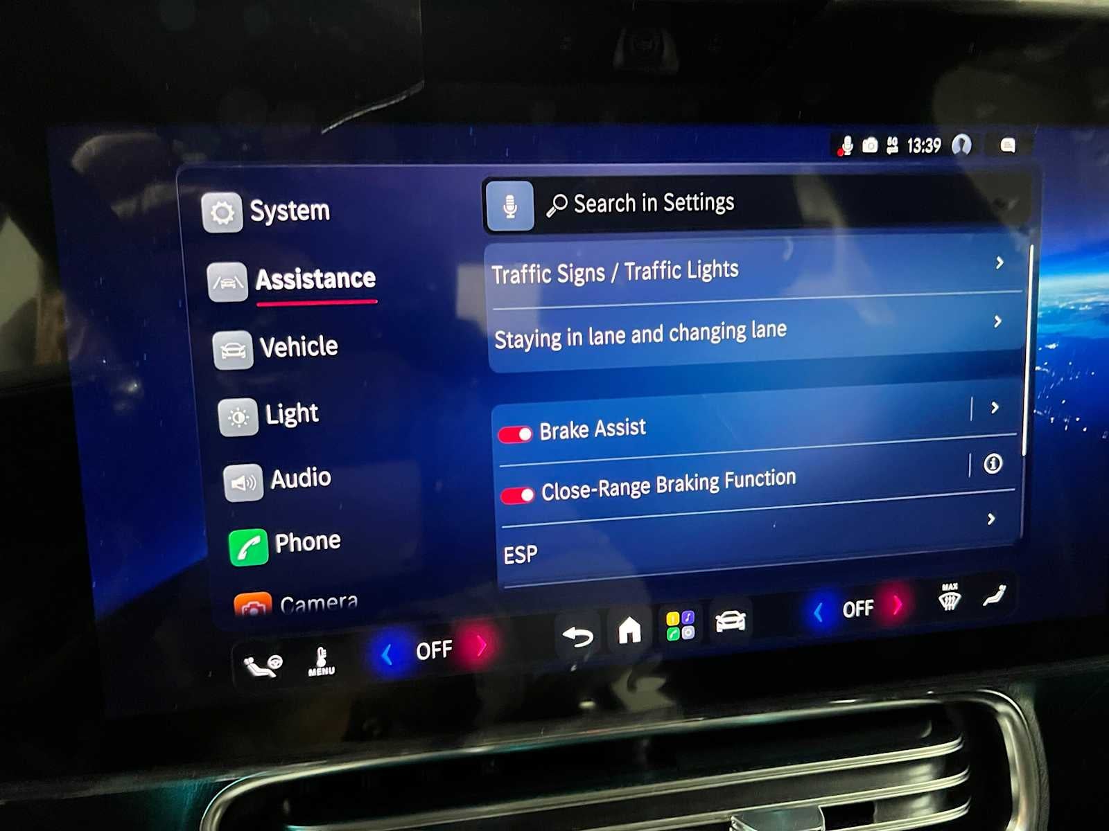 2027 Mercedes-Benz CLA 220 Hybrid FWD