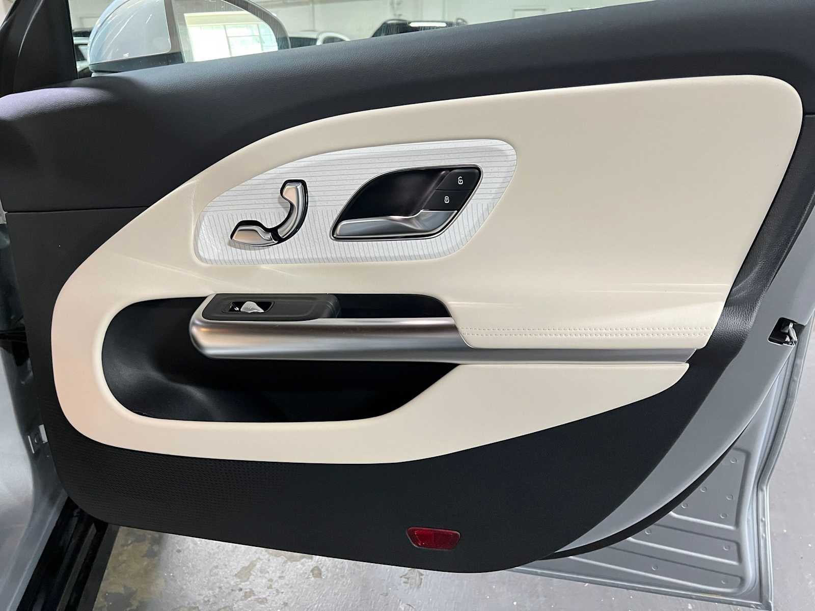 2027 Mercedes-Benz CLA 220 Hybrid FWD