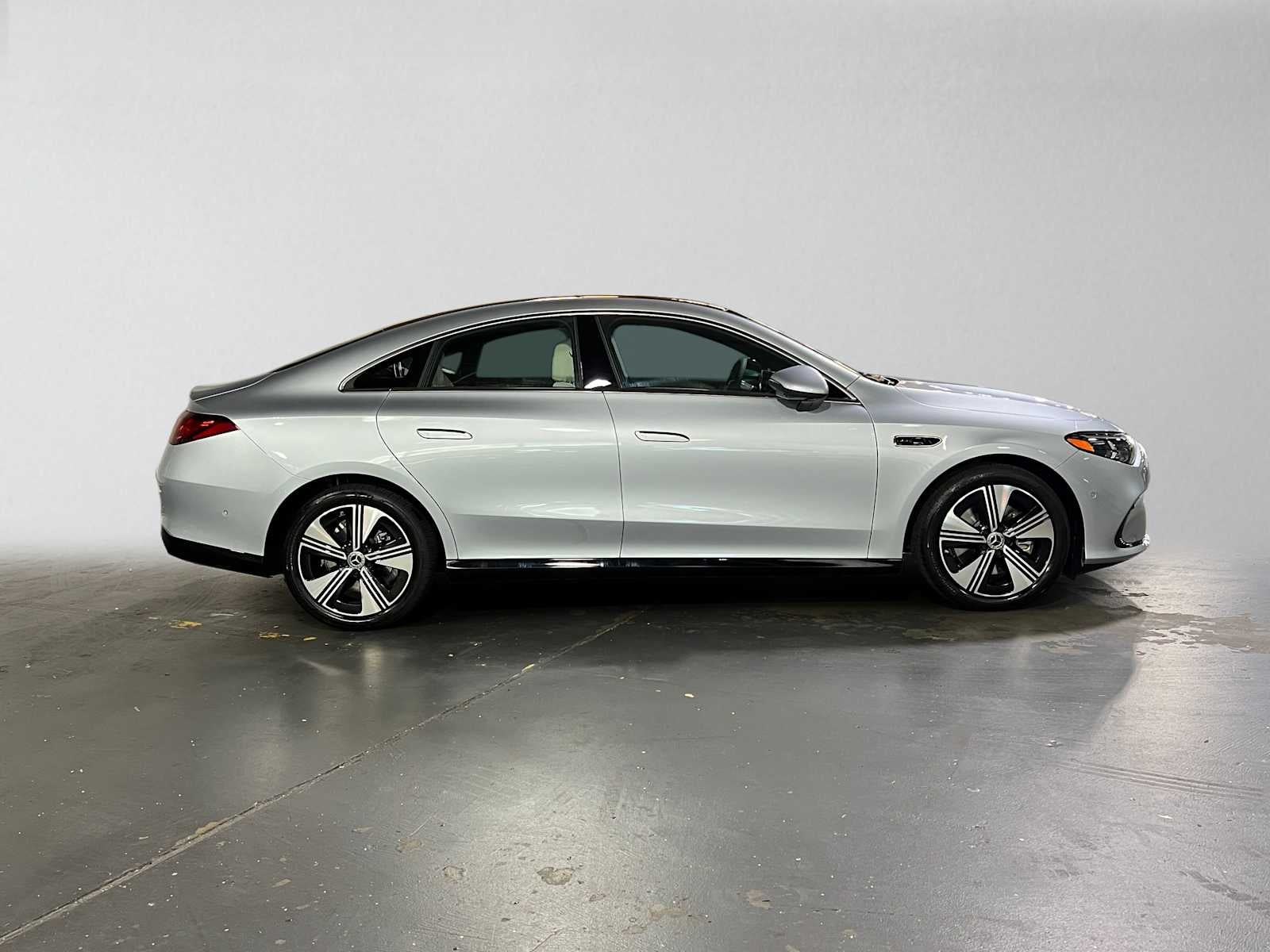 2027 Mercedes-Benz CLA 220 Hybrid FWD